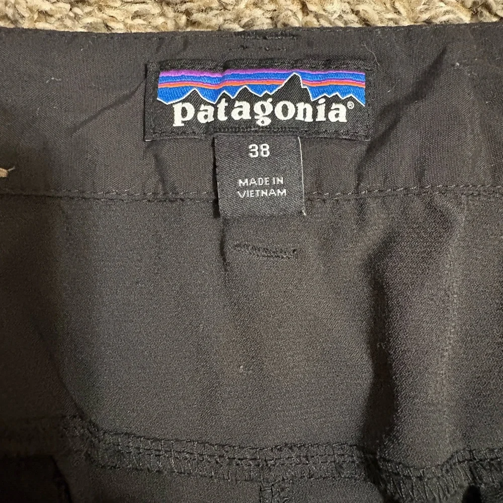 Patagonia Men's Black Joggers - Picture 3 of 8